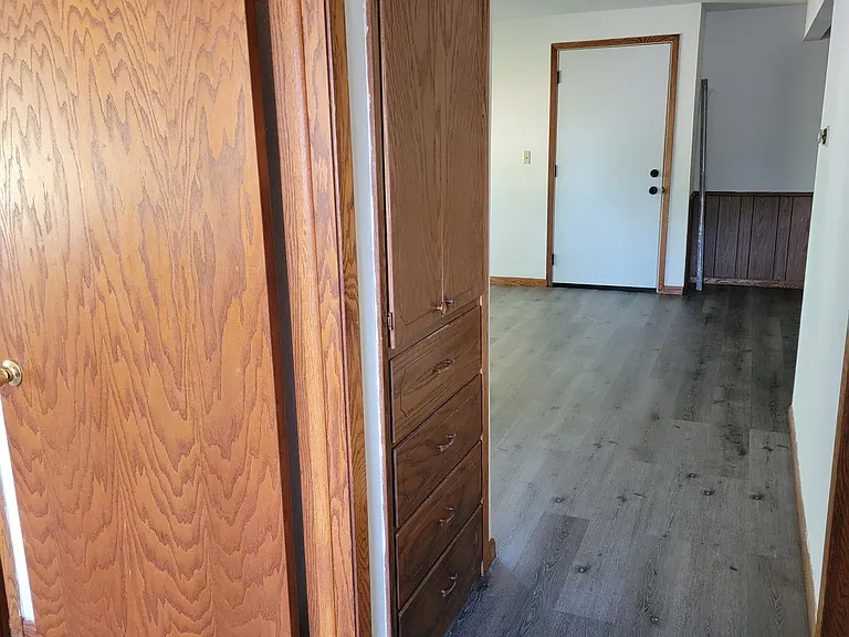 381 Brooks St S #1 — Photo 5