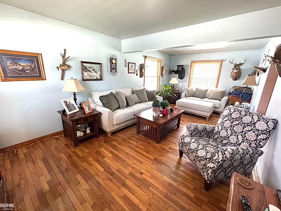 5th image of 3915 Gregory Rd