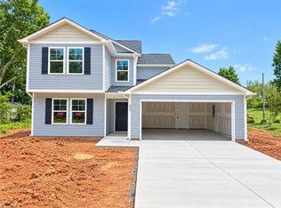 400 Oakwood Cir, Lexington, NC 27295
