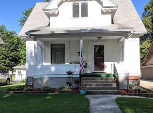 990 Beecher Ave, Galesburg, IL 61401