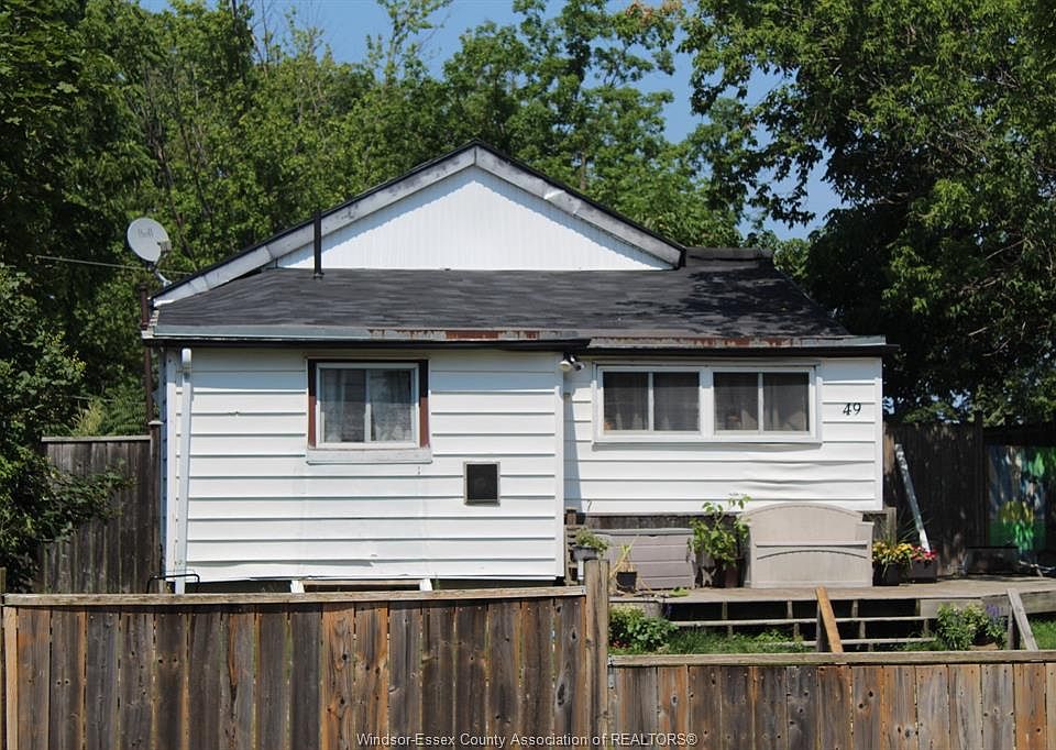 2nd image of 49 Kennedy St