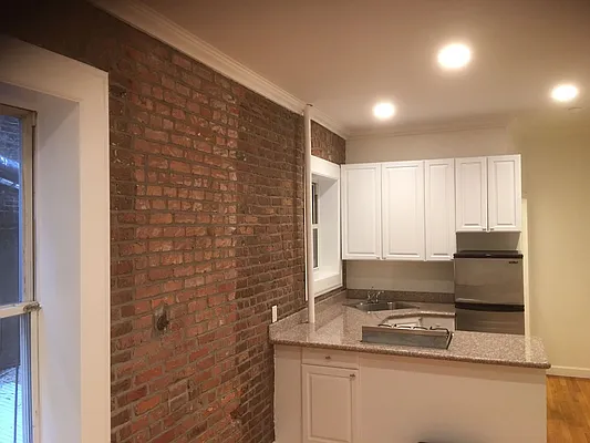 Rented by Skyline Realty LLC II | media 8