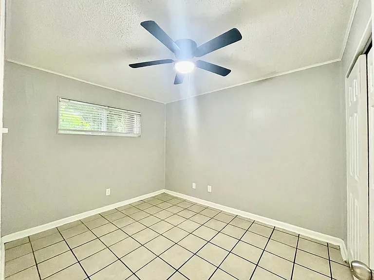 Sundance Apartments — Photo 39