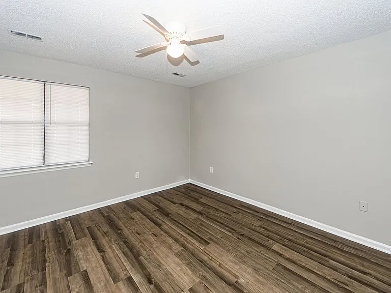 7620 Valleyview Cir — Photo 6
