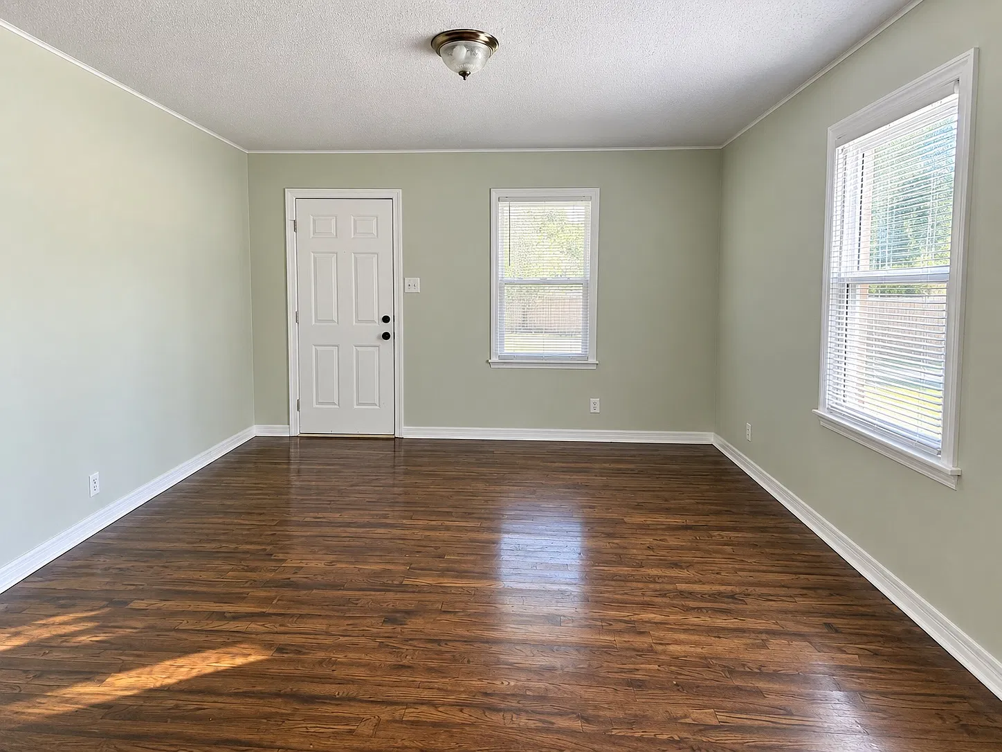 2 bed, 572 sqft, $1,500 — Photo 3
