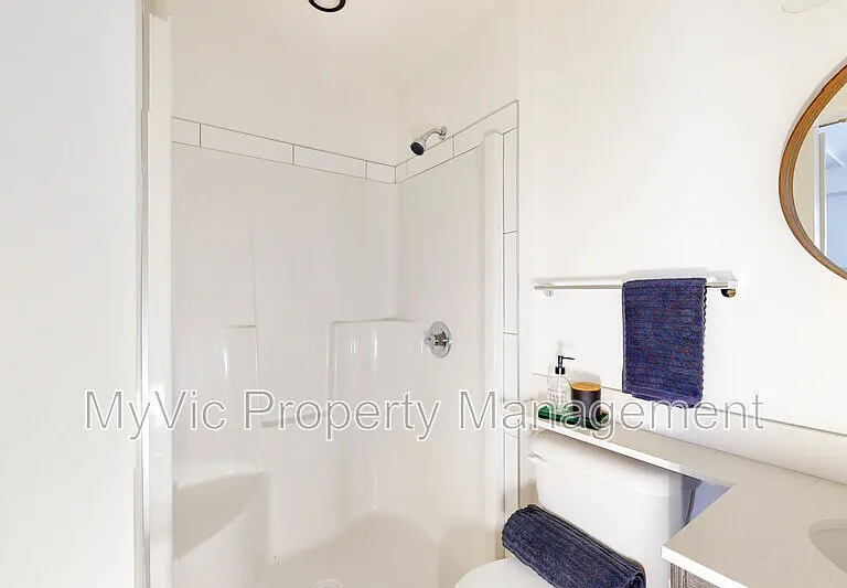 8015 102nd St NW — Photo 6