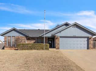 1923 E Lakeside Ter, Mustang, OK 73064