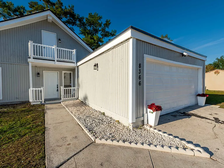 8366 Coralberry Ln — Photo 2