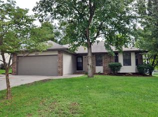 1824 E Smith St, Springfield, MO 65803