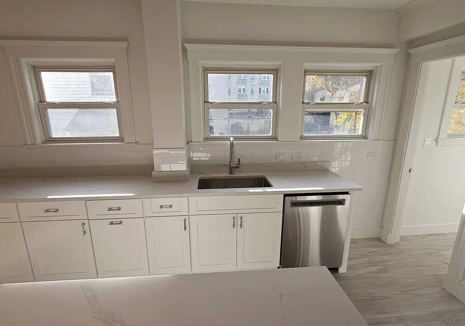 State of The Art Luxury Apt w 2.5 bathrooms for Boston College Students! Get a $2500 Rebate Upon ... — Photo 3