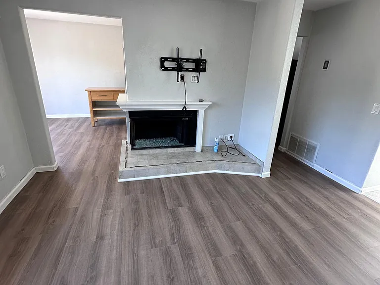 5047 Oakbrook Cir — Photo 2