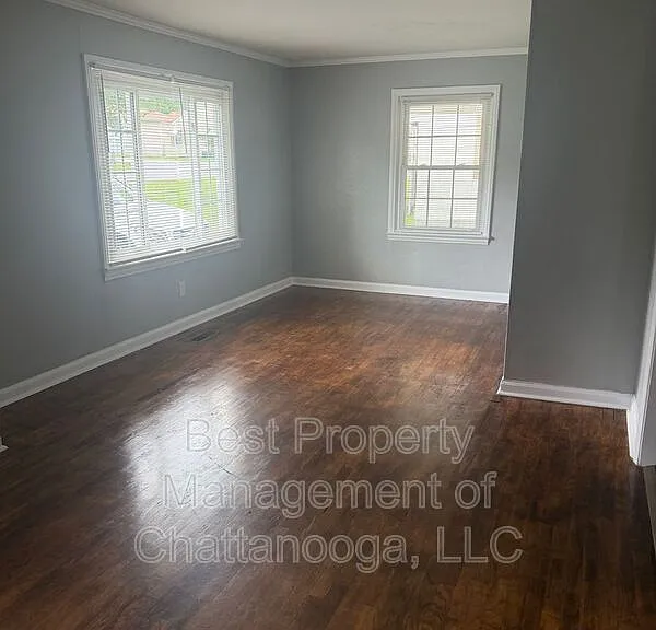 1602 Maxwell Rd — Photo 3