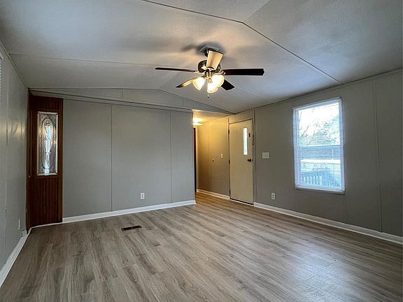 2nd image of 513 Oak Run Ct