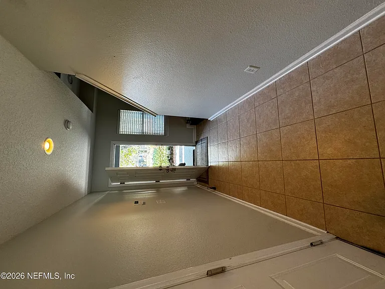1052 N Black Cherry Dr — Photo 9