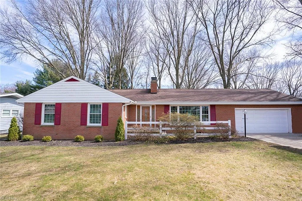 536 Woodland Dr photo 1