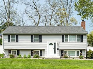 11 Cunningham Dr, Framingham, MA 01701