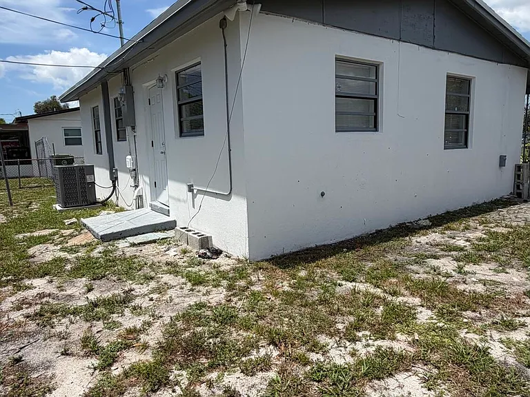 1770 NW 25th Ter — Photo 20