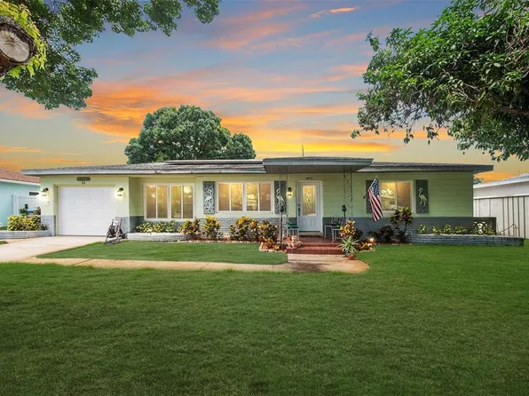 4873 Lake Charles Dr N, Kenneth City, FL 33709
