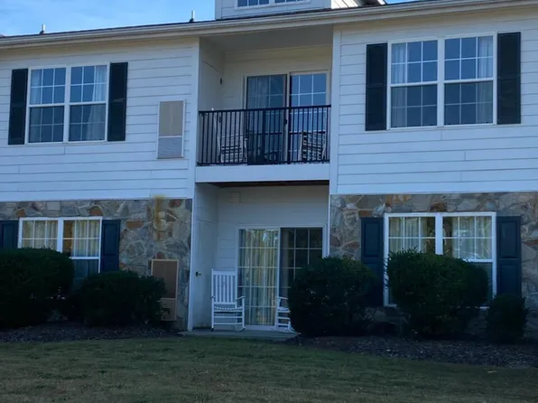 510 Little River Farm Boulevard #202 B, Carthage, NC 28327