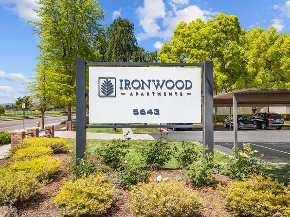 5643 Charlotte Way #209