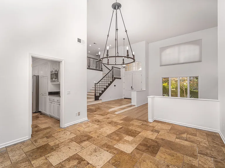 24961 Alicante Dr — Photo 11