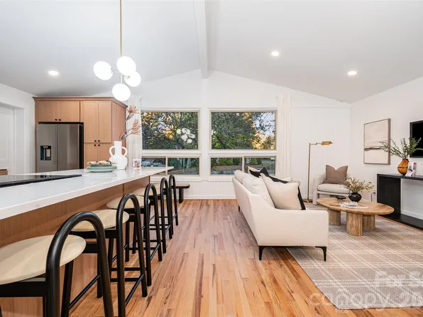 4042 Whipple Pl, Charlotte, NC 28215