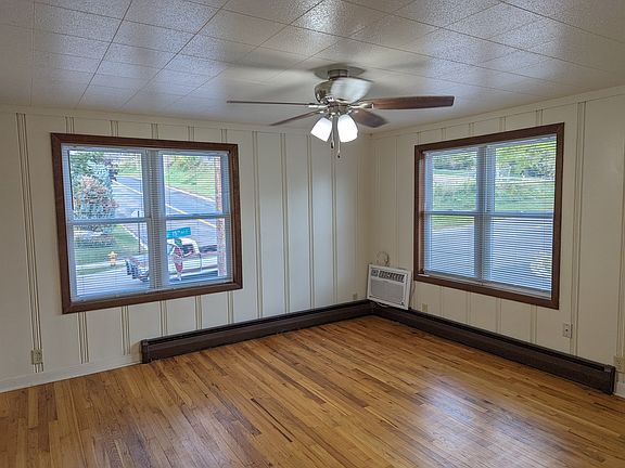 3rd image of 101 15th Ave S