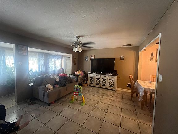 4th image of 1217 Wilmoore Dr SE
