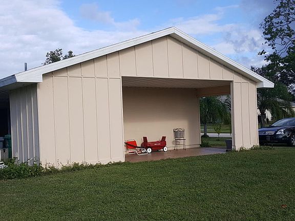 4th image of 498 NE Solida Cir