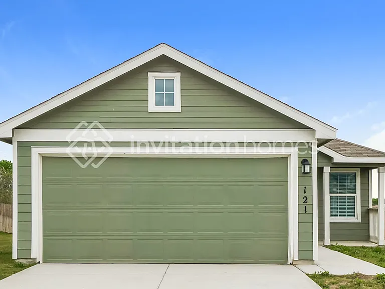 121 Parish Ln — Photo 1