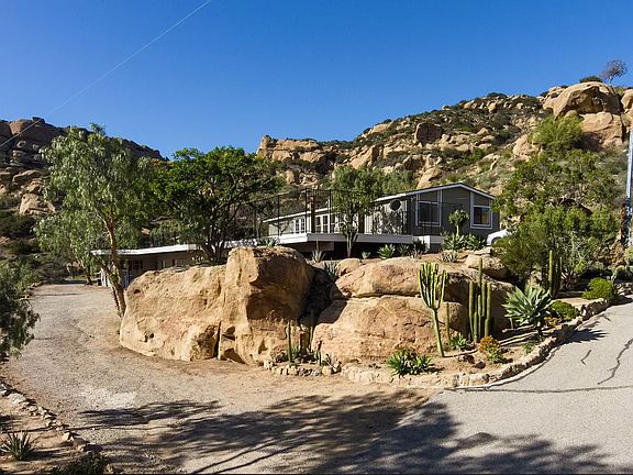 Ample parking and driveway space