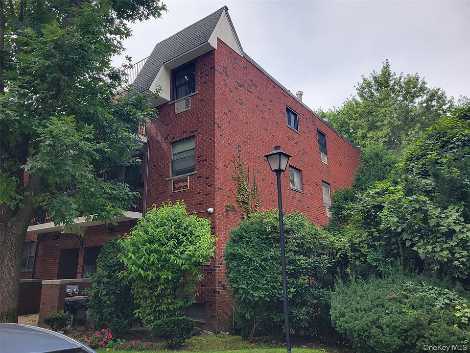 2nd image of 71-24 Sutton Place 3FL.