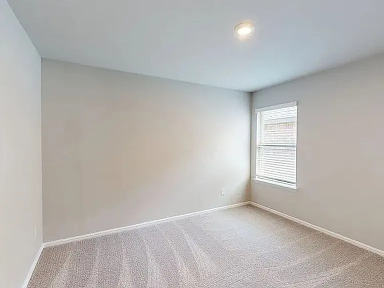 3316 Coronation Ct — Photo 10