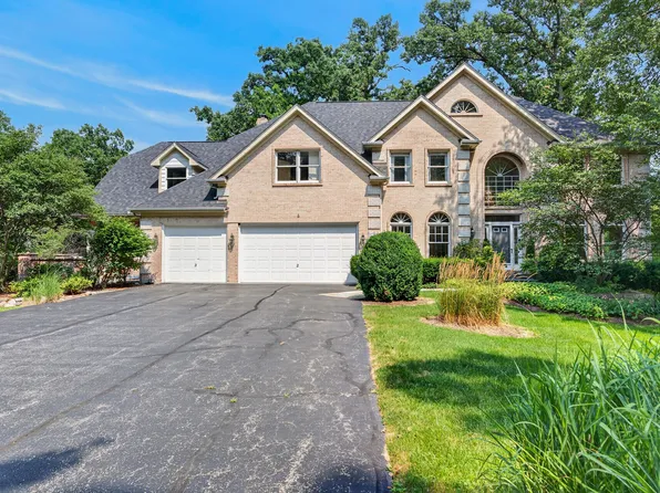 3N681 Trotter Ln, St Charles, IL 60175