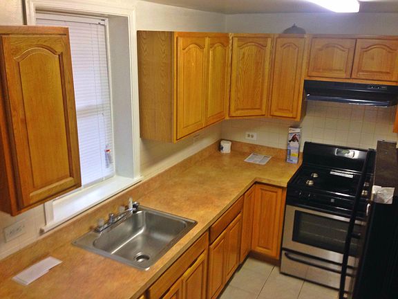 5th image of 2135 W Spencer St