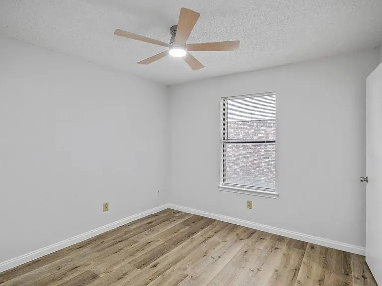 1824 Family Cir — Photo 12