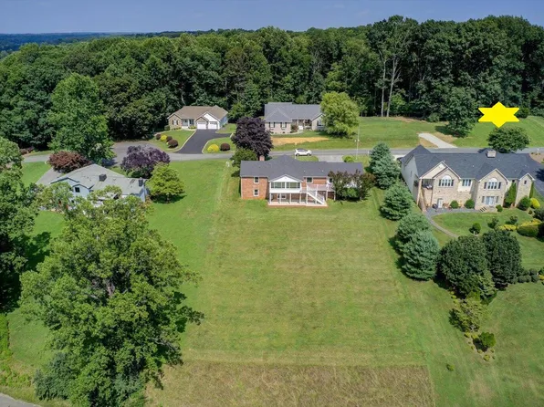 44 Cambridge Ct, Hardy, VA 24101