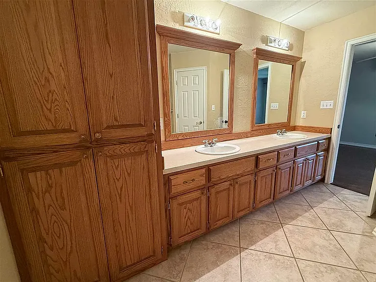 6816 SW Drakestone Blvd — Photo 13