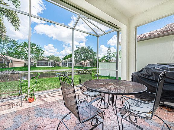 3rd image of 8215 Brindisi Ln