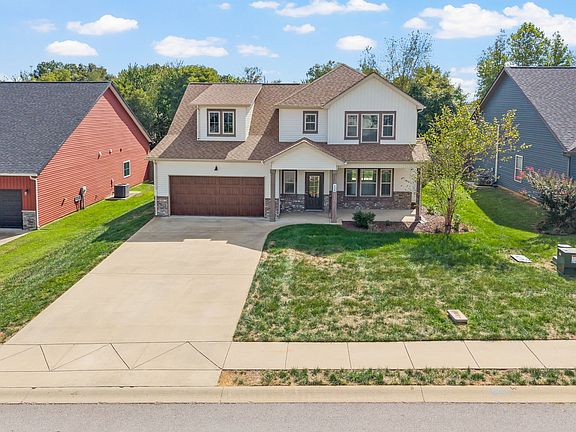 3rd image of 608 Bassett Ln