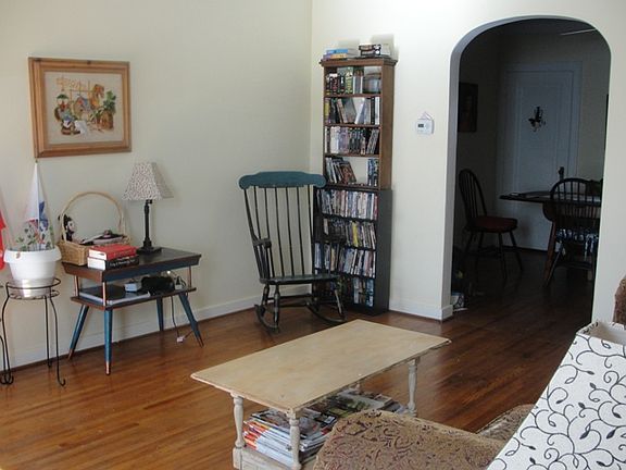 4th image of 806 Kensington Blvd