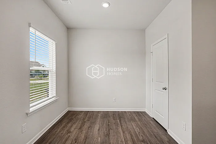 1267 Fendt Dr — Photo 10