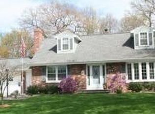 1929 Strawberry Ln, Green Bay, WI 54304