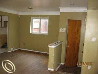 4th image of 22421 Glendale St