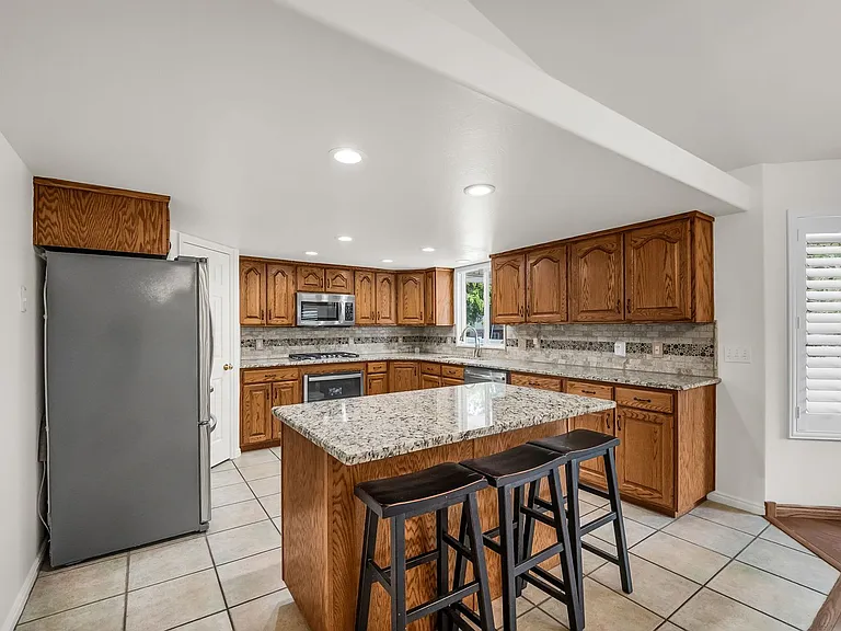 1429 W Flint Meadow Dr — Photo 7