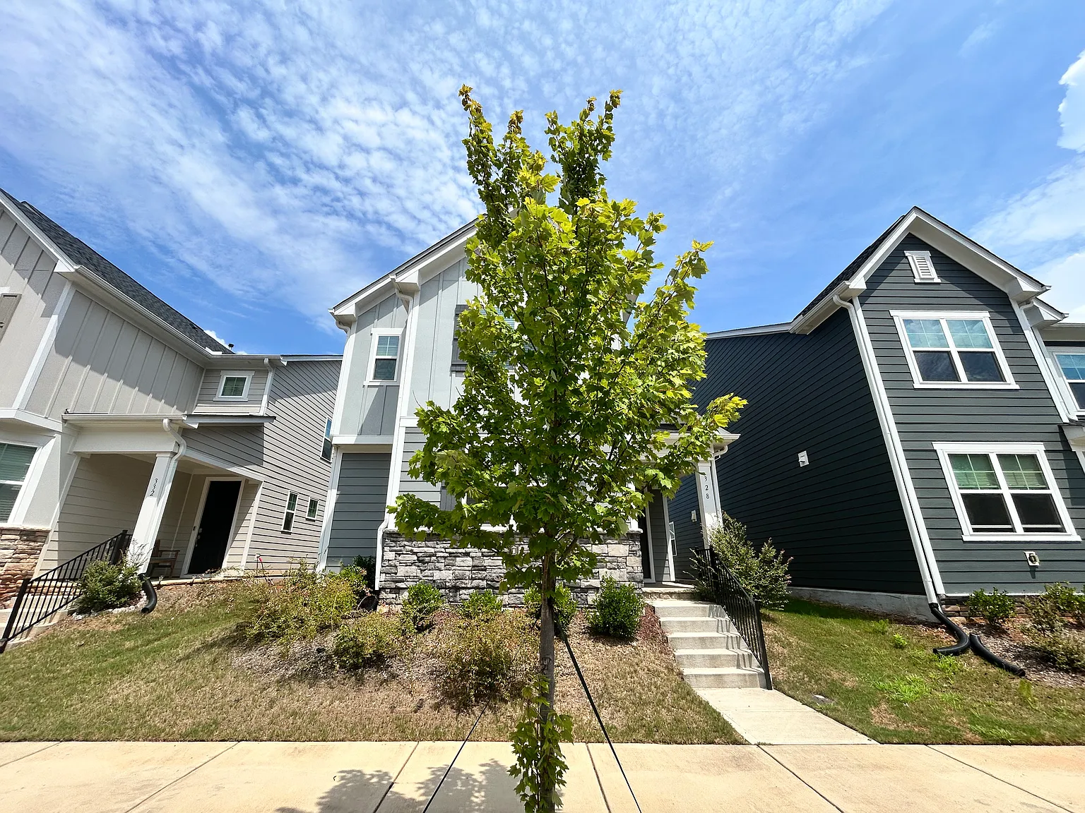 4 bed, 2146 sqft, $2,299 — Photo 2