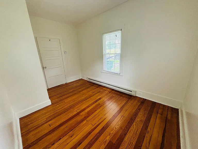 925 Forest St — Photo 5