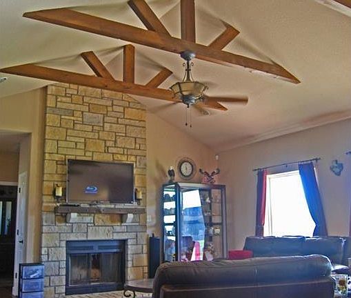 3rd image of 126 Mountain Meadow Dr