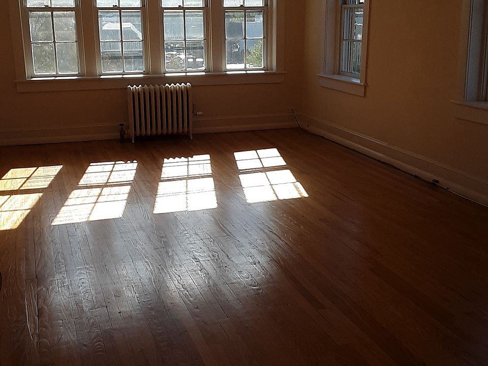 1st image of 114 Clay St