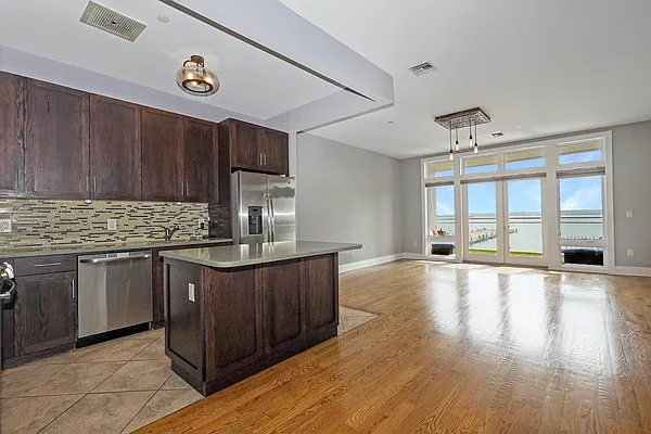 Rented by R New York | media 20